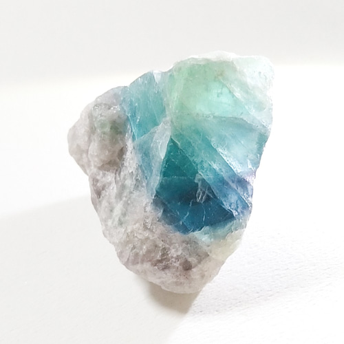 虹入り 三角 蛍石 フローライト Fluorite 鉱物 原石 鉱石 天然石