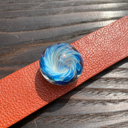 glass leather bracelet 《spiralflower》  ガラスレザーブレスレット　 2枚目の画像