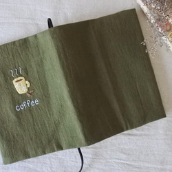 コーヒーと豆　小花柄　刺繍　文庫本　ブックカバー　オリーブ色 5枚目の画像