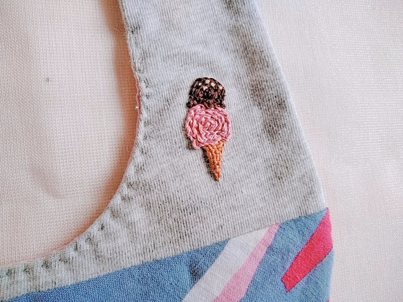 アイスクリーム刺繍つき★手づくりスタイ 3枚目の画像