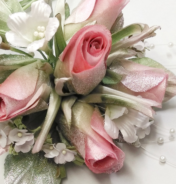 【送料無料】ピンクの蕾バラと小花のコサージュ　結婚式　卒業式　入学式　アートフラワー　布花　造花 3枚目の画像