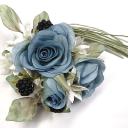 【送料無料】セルリアンブルーのバラのコサージュ　結婚式　卒業式　入学式　アートフラワー　布花　染花　造花 3枚目の画像