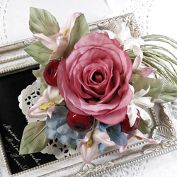 【送料無料】フェアリーピンクのバラのコサージュ　結婚式　卒業式　入学式　アートフラワー　布花　染花　造花 1枚目の画像