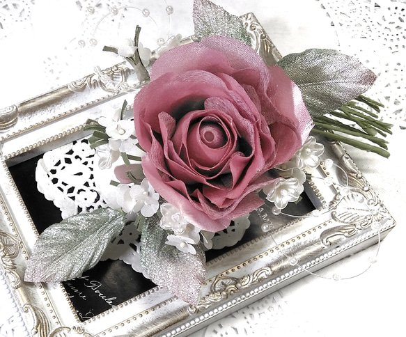 【送料無料】ピンクのバラと小花のコサージュ　卒業式　入学式　結婚式　アートフラワー　布花　染花　造花 1枚目の画像