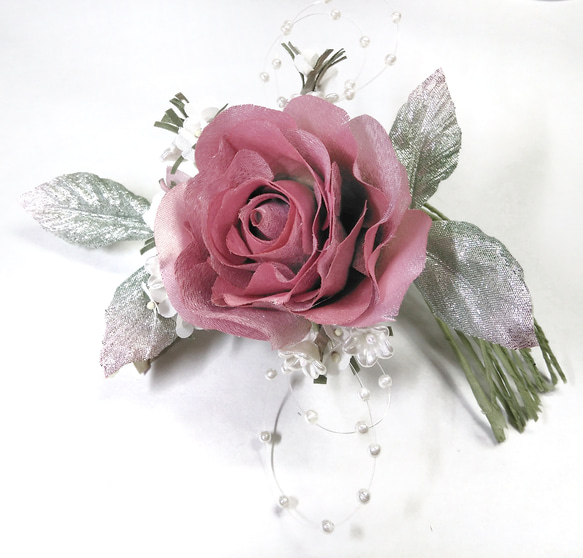 【送料無料】ピンクのバラと小花のコサージュ　卒業式　入学式　結婚式　アートフラワー　布花　染花　造花 3枚目の画像