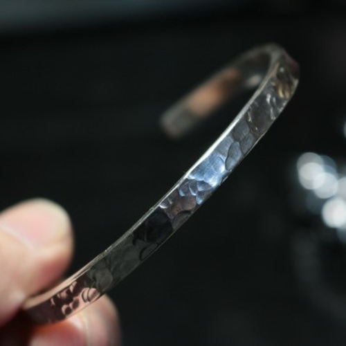 シルバーバングル・槌目B02 バングル・リストバンド 銀工房 銀介 通販