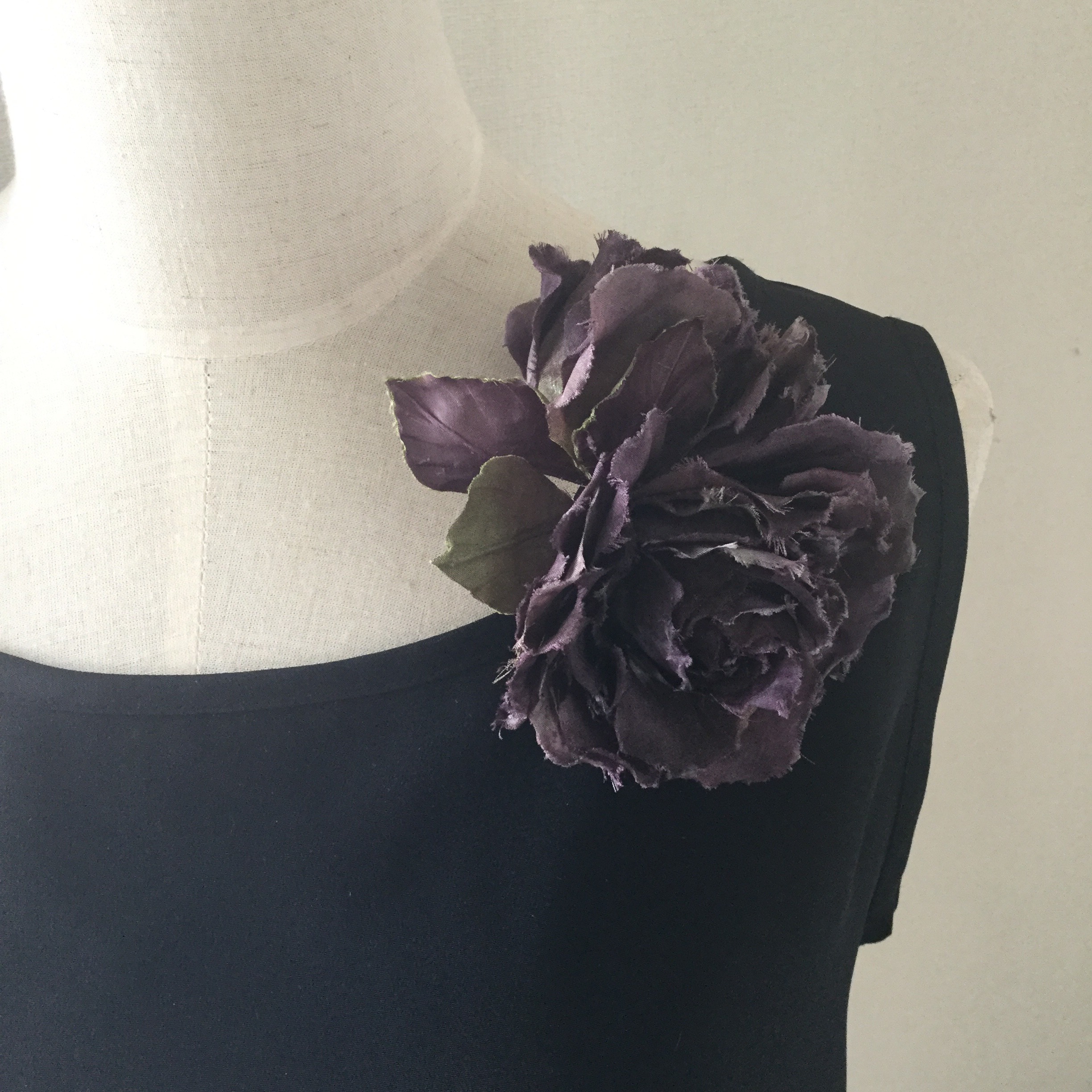 229 シックな大人薔薇