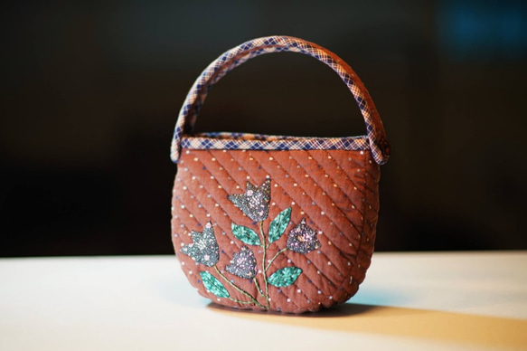 槑さんの手作りバッグ】朱色のローリングダイヤ両面パッチワーク