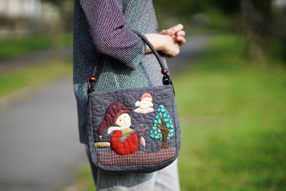 【槑の手作りバッグ】革縄一重雪だるま手縫いパッチワークバッグ~ Patchwork bag. Hand-sewn bag. Ha 4枚目の画像