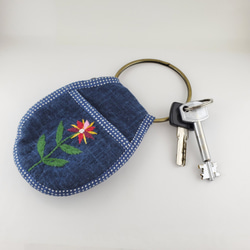 [槑的手作包] 小花~ 鑰匙包~拼布，手縫，刺子繡 第7張的照片