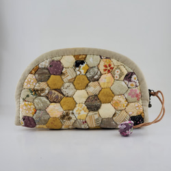 【槑的HANDMADE BAG】両面ハニカムチェック柄パッチワーク ～クラッチバッグ.パッチワークバッグ.手縫いバッグ.小銭入れ 1枚目の画像