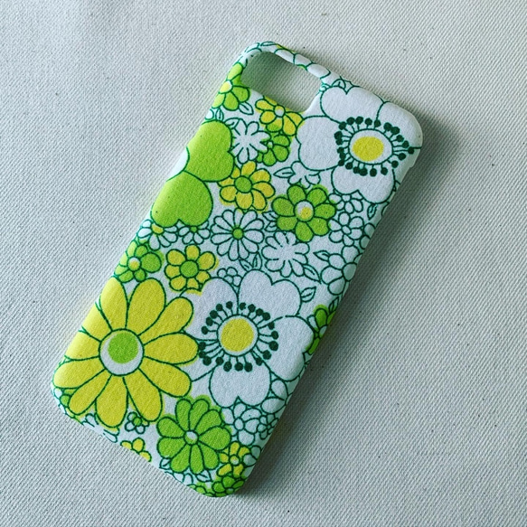 受注製作8 黄緑と黄色の花　iPhoneケース　スマホケース　ヴィンテージファブリック　北欧　レトロ　レトロポップ 1枚目の画像