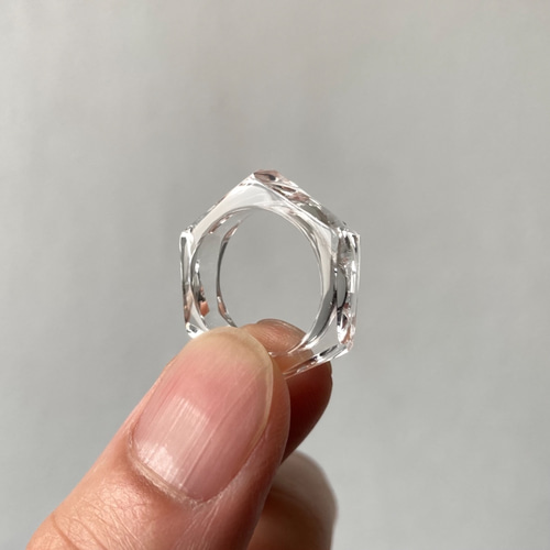 細めの水晶くりぬきリング 指輪・リング takahiro omori 通販