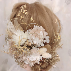 ベージュリボン×ふわふわシフォンの髪かざり 結婚式 成人式 卒業