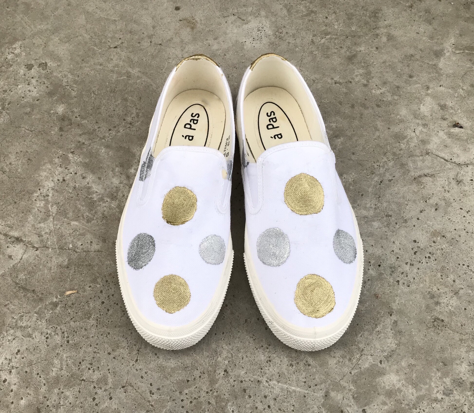 大きめドットスリッポン（ホワイト）22.0cm〜28.5cm 4,756円