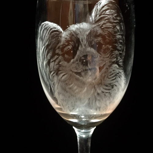 ワイングラスに❣️あなたのワンちゃん・ねこちゃんをそっくりに彫り