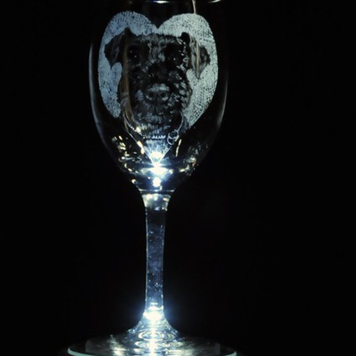 ワイングラスに❣️あなたのワンちゃん・ねこちゃんをそっくりに彫り