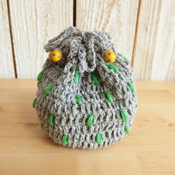 ば～ばの手編み巾着/グレー杢×グリーンドット 1枚目の画像