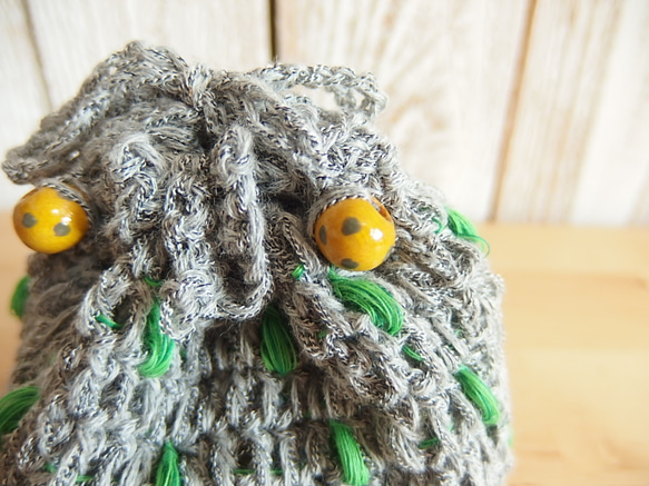 ば～ばの手編み巾着/グレー杢×グリーンドット 2枚目の画像
