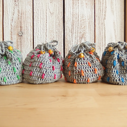 ば～ばの手編み巾着/グレー杢×グリーンドット 4枚目の画像