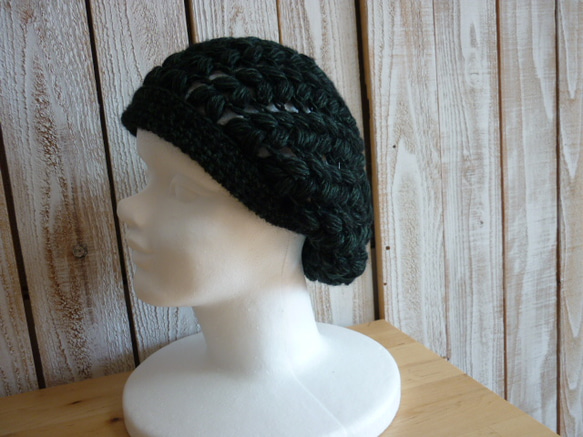 ば～ばの手編みの帽子/深緑×黒 1枚目の画像