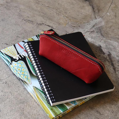 送料無料【三角マチ】本革ペンケース／栃木レザー4色展開 ペン