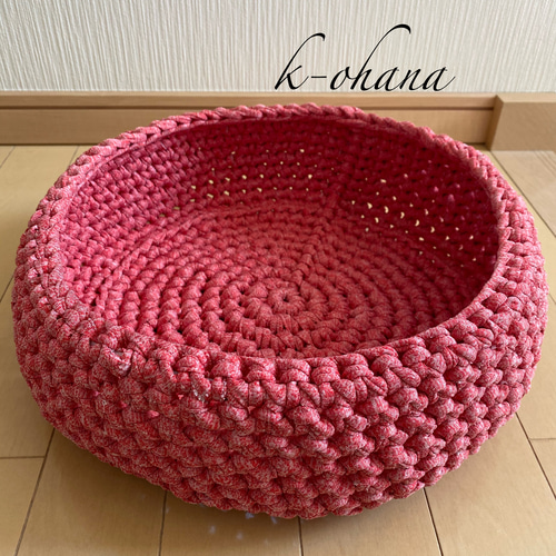 猫ベッド☆猫カゴ Tシャツヤーンで手編み 犬カゴ☆ペットベッド【M