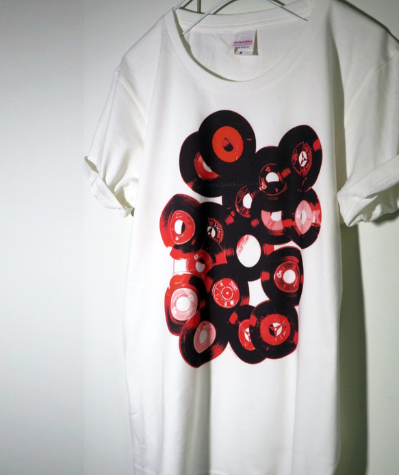 レコードがいっぱい【ホワイト】 ユニセックス 半袖クルーネックTシャツ 3枚目の画像