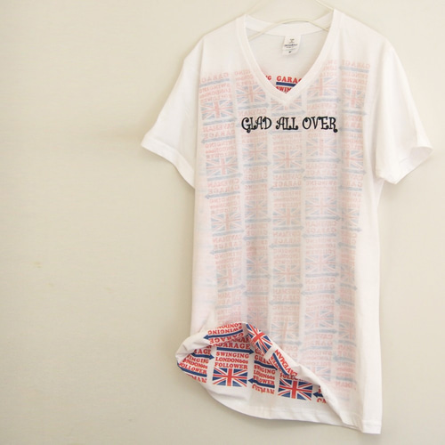 裏地プリント ~VネックのロックなTシャツ～ 【ホワイト】 半袖Tシャツ