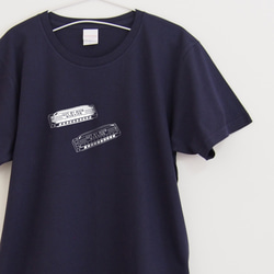 ブルースハープのTシャツ【ネイビー】 ユニセックス 半袖クルーネックTシャツ 1枚目の画像