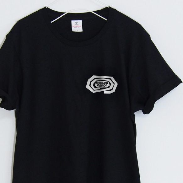 レトロなブランドロゴTシャツ【ブラック】 ユニセックス 半袖クルーネックTシャツ 1枚目の画像