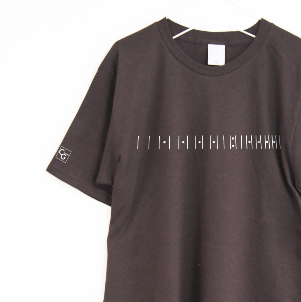 ギター女性プリント Tシャツ ブラウン系 ブラウン系 Tシャツ ギター女性プリント