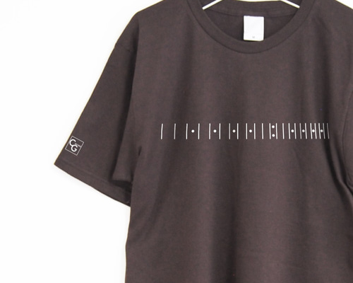 ギター女性プリント Tシャツ ブラウン系 0_e80f288891d0d43a40ffbbbf6da1