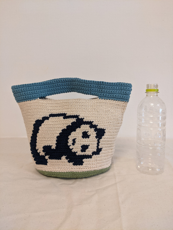 パンダの模様の手編みミニトートバッグ（ コットン 100%）パンダ　ミニトート 3枚目の画像