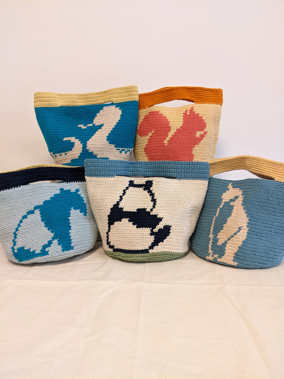 パンダの模様の手編みミニトートバッグ（ コットン 100%）パンダ　ミニトート 6枚目の画像