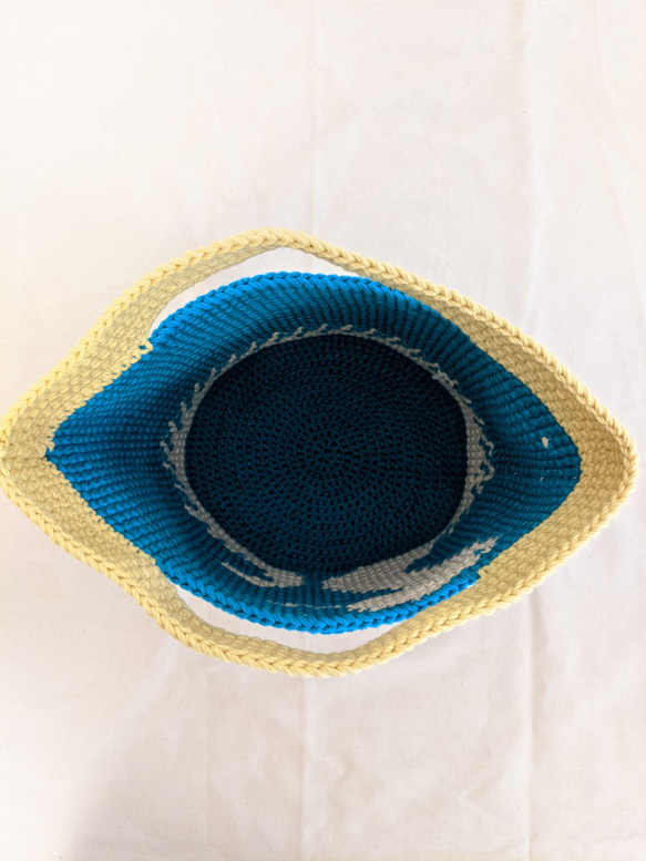 ヘビの模様の手編みミニトートバッグ（ コットン 100% ）ヘビ　ミニトート 4枚目の画像