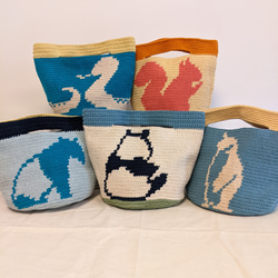 ヘビの模様の手編みミニトートバッグ（ コットン 100% ）ヘビ　ミニトート 6枚目の画像