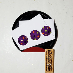 くるみボタン半衿用くるみボタン単品　ハロウィン！紫ドット 2枚目の画像