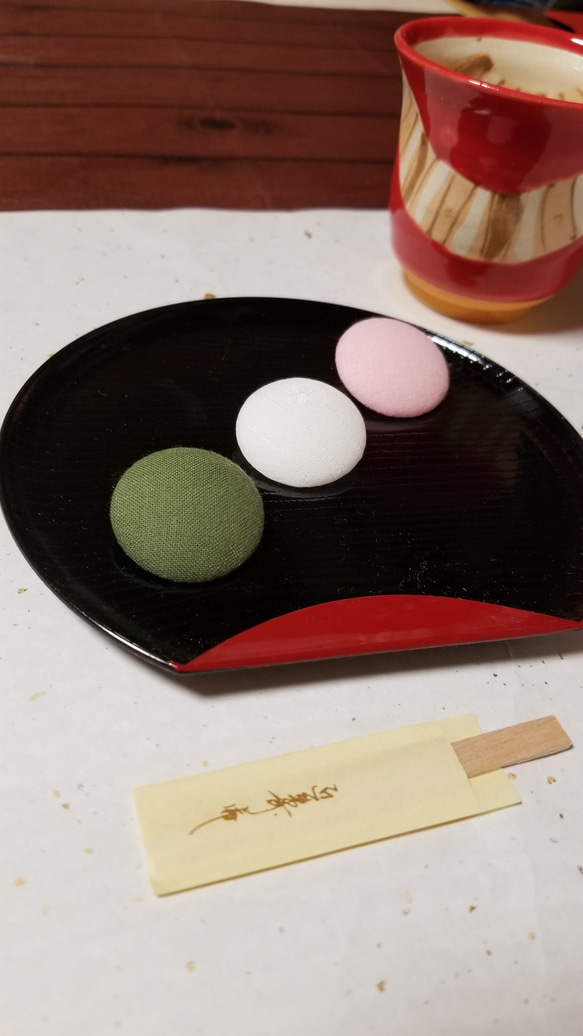 くるみボタン半衿用くるみボタン単品　花見団子カラー 2枚目の画像