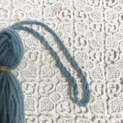 日本製ウール100％糸で作ったタッセル　Bleu pâle 3枚目の画像