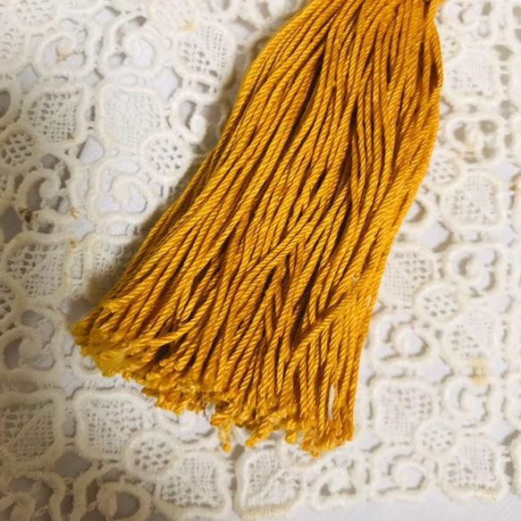 インド製綿100％糸で作ったハンドメイドタッセル Ocre 2枚目の画像