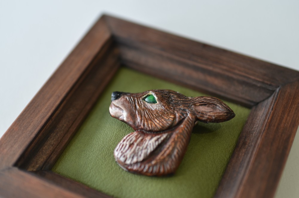 アートのように "飾る" 動物のブローチ M 【 シカ ( 横顔 ) 】税抜き価格