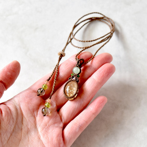 虹入りシトリンのマクラメ編みお守りペンダント ネックレス