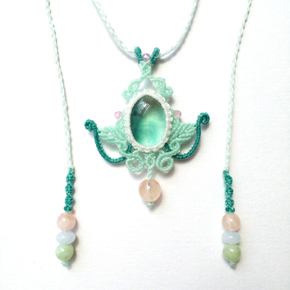 夢色フローライトのマクラメ編みペンダント ネックレス・ペンダント