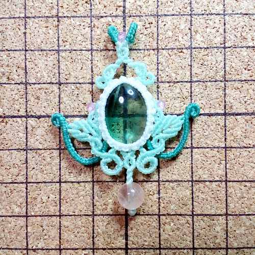 夢色フローライトのマクラメ編みペンダント ネックレス・ペンダント