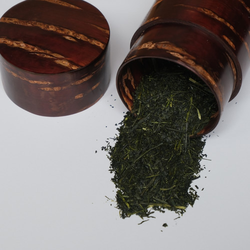 桜皮を使った秋田の伝統工芸品「樺細工」 総皮茶筒（大）桜吹雪 保存