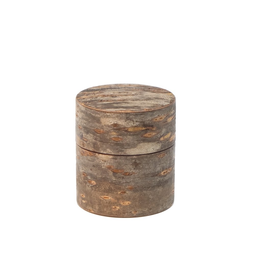 桜皮を使った秋田の伝統工芸品「樺細工」　総皮茶筒（小）霜降皮