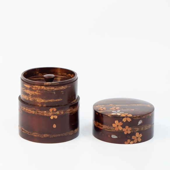 桜皮を使った秋田の伝統工芸品「樺細工」　総皮茶筒（小）ラデンオリジナル 2枚目の画像