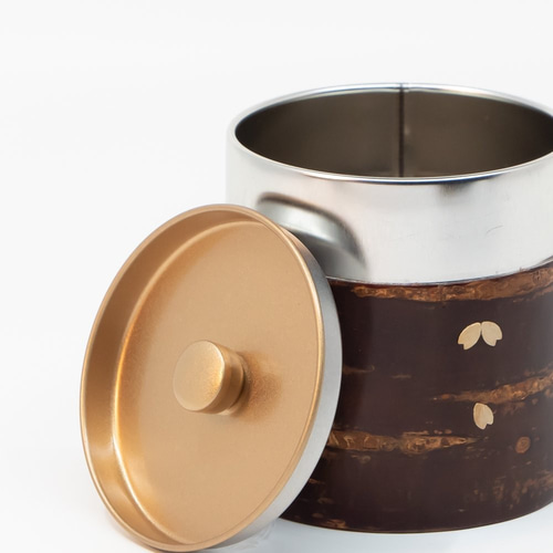 桜皮を使った秋田の伝統工芸品「樺細工」 茶缶 平150g 無地桜