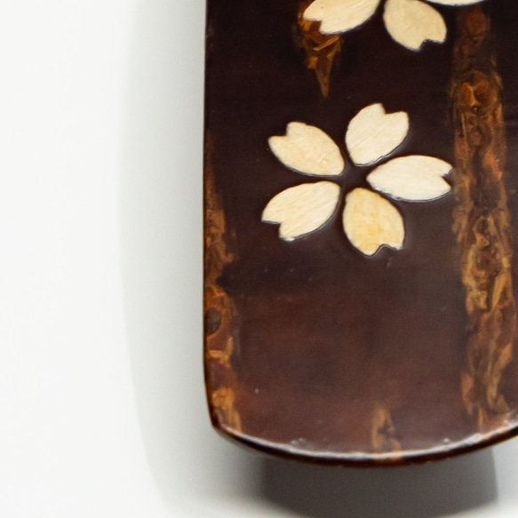 桜皮を使った秋田の伝統工芸品「樺細工」　髪留め 大 角 3枚目の画像
